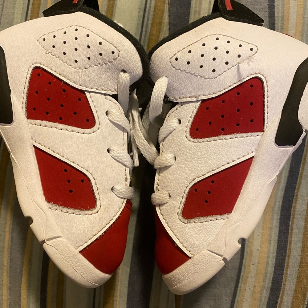 Kids air Jordans size 6C